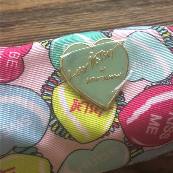 betsey johnson candy heart luggage